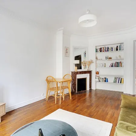 Buttes Chaumont Charming For 4 People Paris