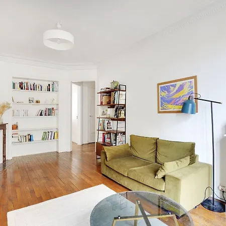 Buttes Chaumont Charming For 4 People