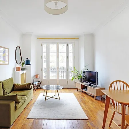 Buttes Chaumont Charming For 4 People Apartment